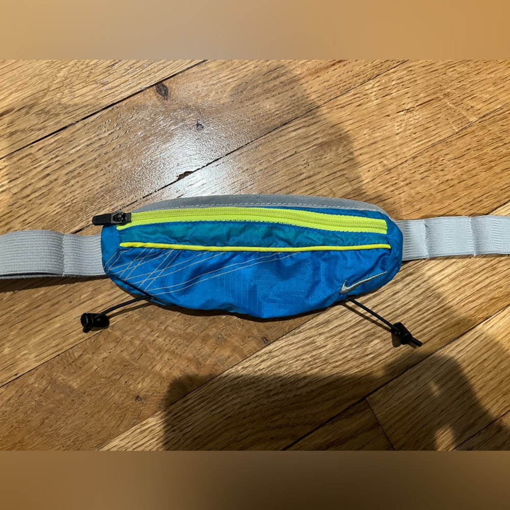 Nike small capacity waist bag. Barely used.